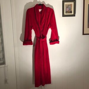 Diamond Tea Neiman Marcus Vintage Velvet Red Robe with Black Trim PT